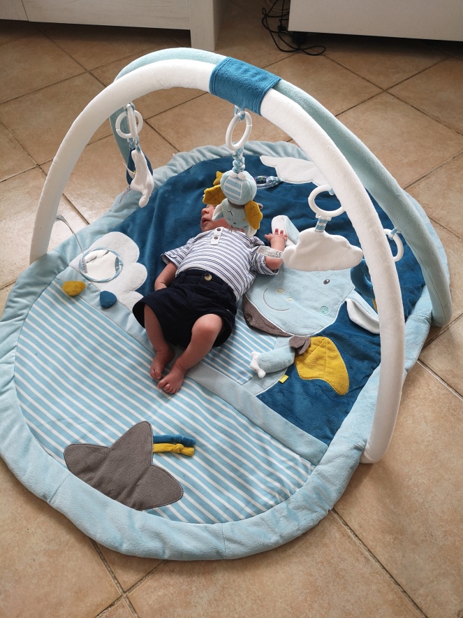 L'éveil de bébé à 3 mois – Les Tests de Sévy